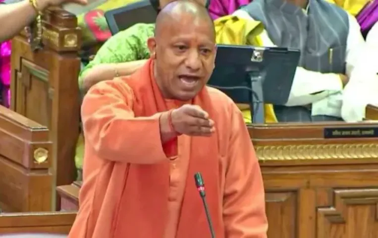 Yogi Adityanath Vs SP: समाजवादी पार्टी ने 'वन डिस्ट्रिक्ट-वन माफिया' पैदा किया, UP में आज माफिया दूर की कौड़ी, बोले CM