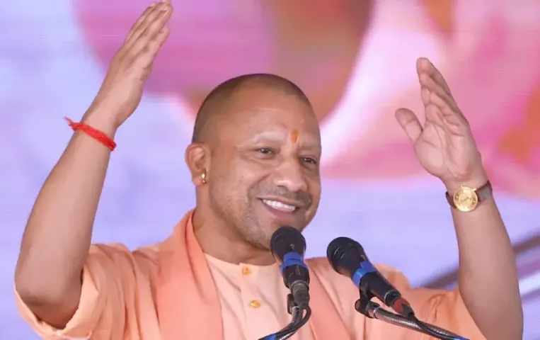 UP Board Topper Prize: यूपी बोर्ड का रिजल्ट जारी होते ही सीएम योगी ने किया बड़ा एलान, टॉपर छात्रों को लेकर कही ये बात