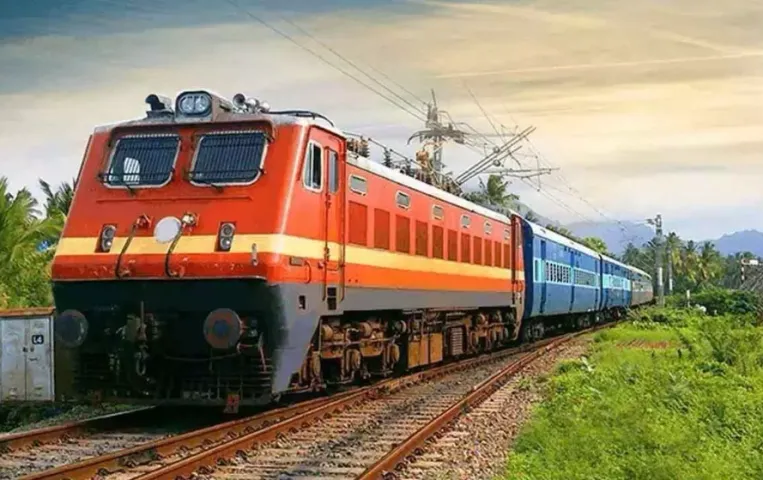 Train Ticket: दिवाली पर जाना है घर, नहीं मिला कन्फर्म टिकट, इन ट्रेनों में खाली हैं सीटें, रेलवे ने जारी की लिस्ट,देखें