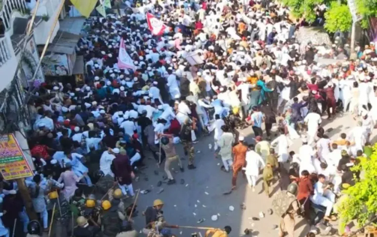 Bareilly Riots: पुलिस ने दो और आरोपियों को एनकाउंटर के बाद दबोचा, एंटी रायट गन और तमंचे बरामद, अब तक 73 गिरफ्तार