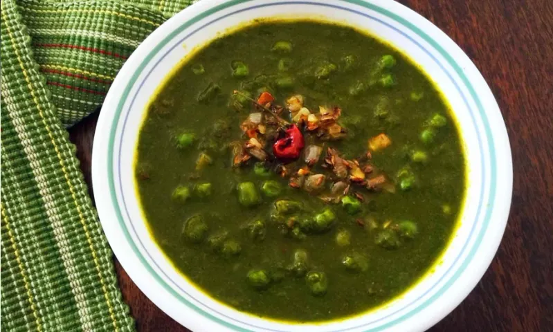 Tasty Palak Matar Sabji