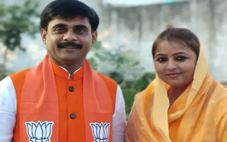 Tikamgarh News: टीकमगढ़ विधायक के बेटे और पूर्व विधायक राकेश गिरी के बीच हुआ विवाद, गाड़ी हटाने की बात पर हुई मारपीट