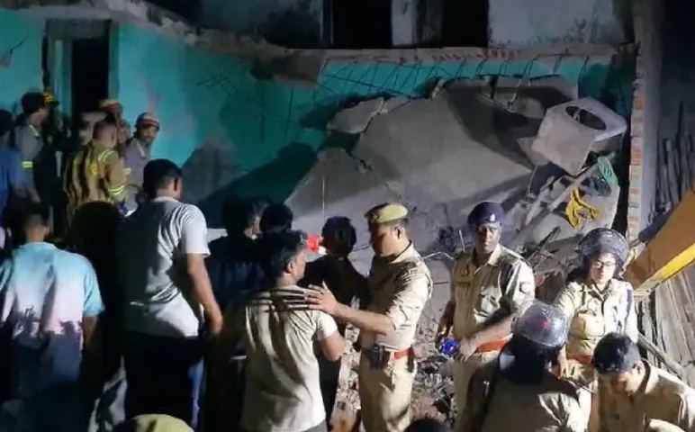 UP Bulandshahr Cylinder Blast 6 killed UP Cylinder Blast hindi news
