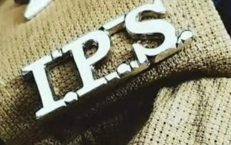 UP IPS Transfer List 2025 Lucknow UP Police hindi news zxc