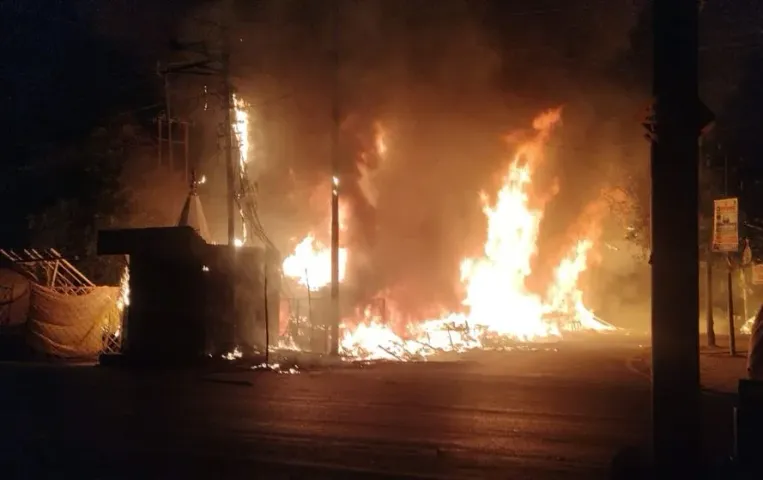UP Kanpur Kidwai Nagar 40 shop market fire updates