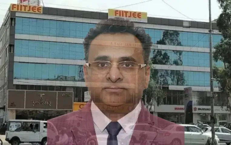 UP Lucknow ED raids on FIITJEE 206 crore scam money laundering DK Goyal