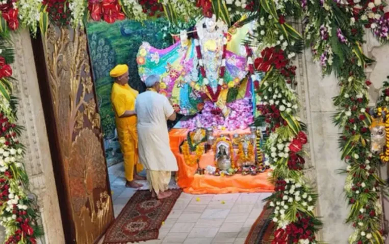 _UP Mathura Vrindavan Krishna janmashtmi 2025 lord kirshna born at 12 hindi news zxc