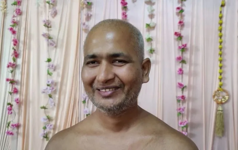 जैन मुनि विनम्र सागर का बयान: हम दो हमारे दो नारे को हिंदू आबादी घटाने वाला बताया, बोले- आदिवासियों का धर्मांतरण हो रहा