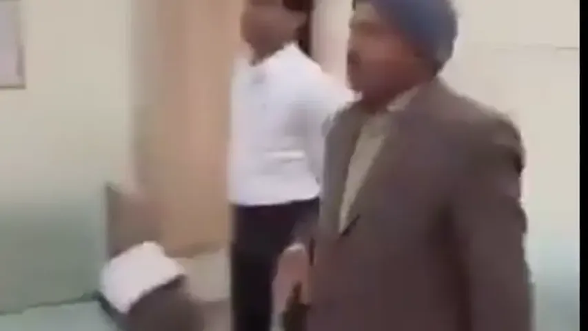 Apna Dal MLA: “नंगा कर चौराहे पर घुमाऊंगा, जूते से मारूंगा”, सिद्धार्थनगर में अपना दल विधायक विनय वर्मा का गुस्सा फूटा