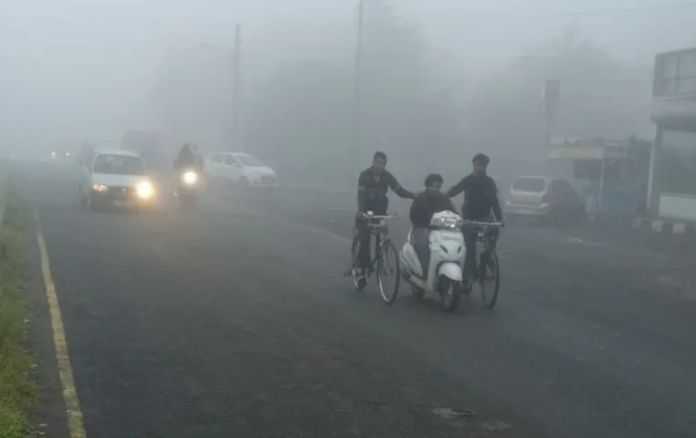 भोपाल में जानलेवा बनी ठंड: फुटपाथ पर तीन शव मिले, शीतलहर से मौत की आशंका