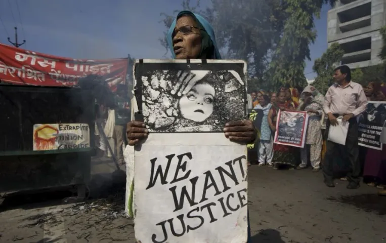 Bhopal Gas Tragedy: एक भयावह त्रासदी के 40 बरस, काली रात क्या होती है, भोपाल से पूछिए...