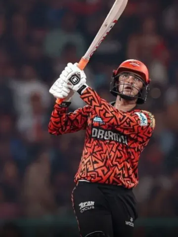 abhishek sharma car break ipl 2025 rcb vs srh video