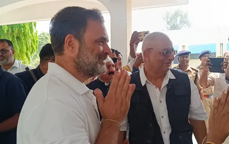 Rahul Gandhi Amethi Visit: अमेठी के दौरे पर पहुंचे राहुल गांधी, राजीव गांधी और संजय गांधी को दी श्रद्धांजलि