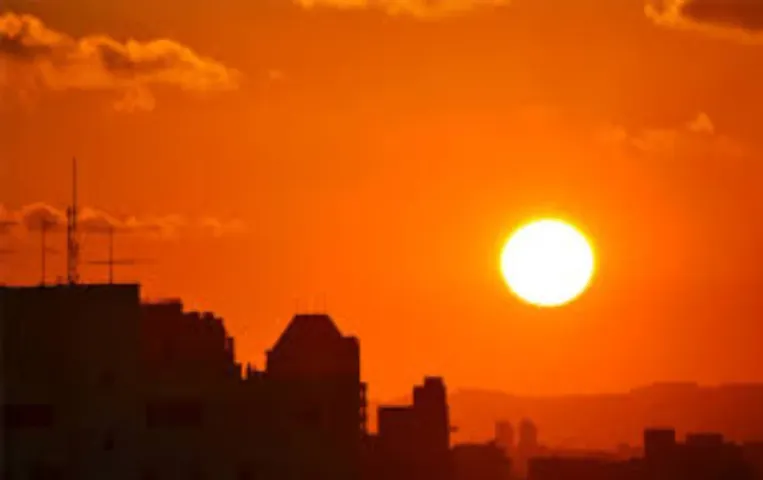 MP Weather Update: मध्यप्रदेश में गर्मी का प्रकोप, पारा 40 डिग्री के करीब पहुंचा, जानिए अगले 24 घंटे में कैसा रहेगा मौसम