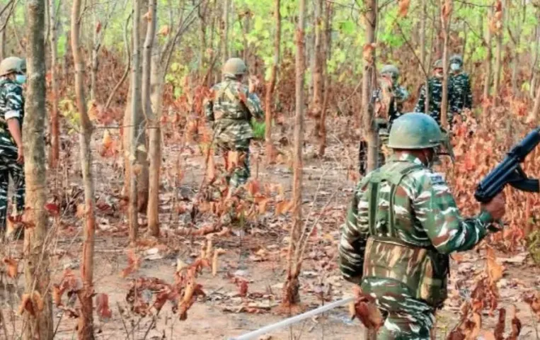 MP Naxal Encounter: मंडला में पुलिस का बड़ा एक्शन, 28 लाख की इनामी दो महिला नक्सलियों को किया ढेर