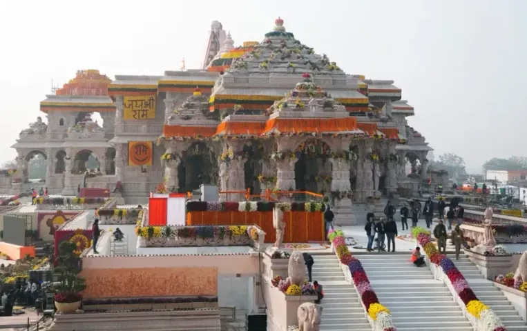 Ram Mandir Bomb Threat:  राम मंदिर को बम से उड़ाने की धमकी, मचा हड़कंप, FIR दर्ज