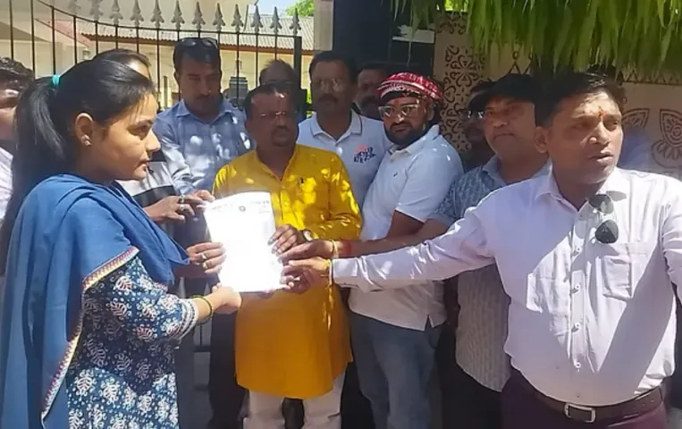 Sawan Mela Controversy: सुल्तानपुर में पांचोपीरन दरगाह के सावनी मेले पर विवाद, हिंदू संगठनों ने दी चेतावनी