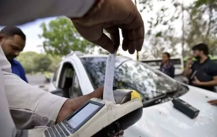UP Traffic Challan Rules: यूपी में ट्रैफिक नियमों की अनदेखी अब पड़ेगी भारी, इन 10 गलतियों पर MVI काटेंगे चालान