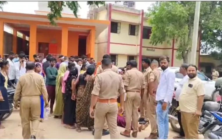 Gorakhpur News: CM योगी के शहर में गुंडई ढ़ाई, साल के बच्चे से मारपीट, पांच लोगों के फटे सिर,थाने में हंगामा और सड़क जाम