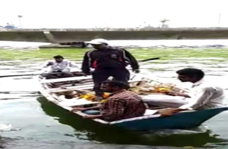 बड़े तालाब में उतराता मिला मासूम बच्ची का शव, मचा हड़कंप