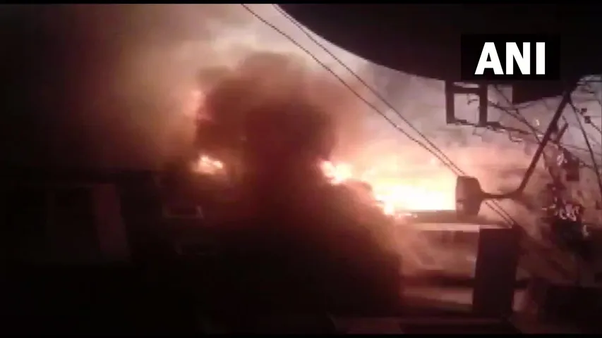 Patnipura Fire: इलेक्ट्रॉनिक शोरूम में लगी आग, दमकल विभाग के दो कर्मचारी समेत तीन लोग घायल