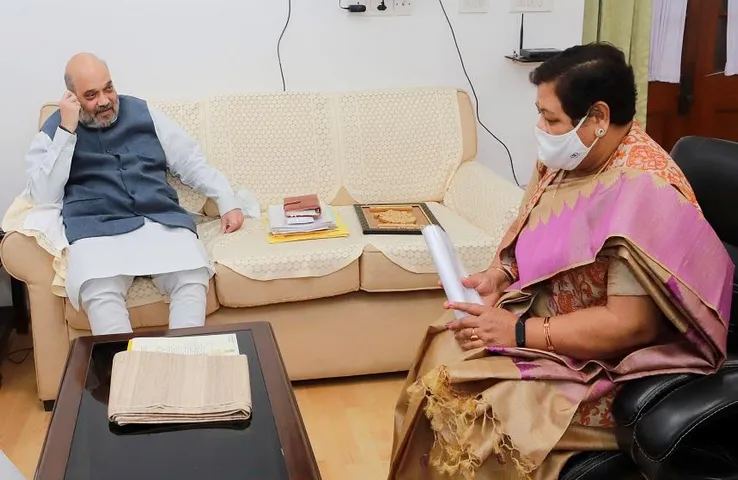 केन्द्रीय गृह मंत्री अमित शाह से भेंटकर राज्यपाल ने छत्तीसगढ़ आने का  दिया निमंत्रण