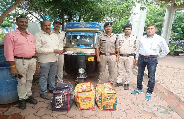 Habibganj Police Station : ऑटो से शराब की तस्करी करने वालों को पुलिस ने दबोचा, अवैध शराब जब्त