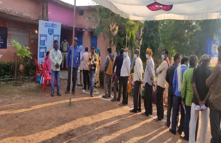 MP Upchunav Voting Percentage : चारों सीटों पर लगभग 64 प्रतिशत मतदान, 2 नवंबर को आएगें नतीजे