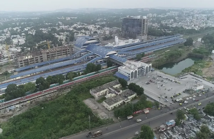 Rani Kamlapati Railway station : सीएम ने स्टेशन पहुंचकर देखी तैयारियां, बोले- मोदी जी के स्वागत के लिए पूरा MP तैयार