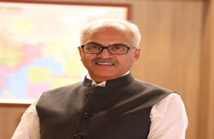 केंद्रीय गृह सचिव अजय कुमार भल्ला को मिला सेवा विस्तार, एक साल और बने रहेंगे पद पर
