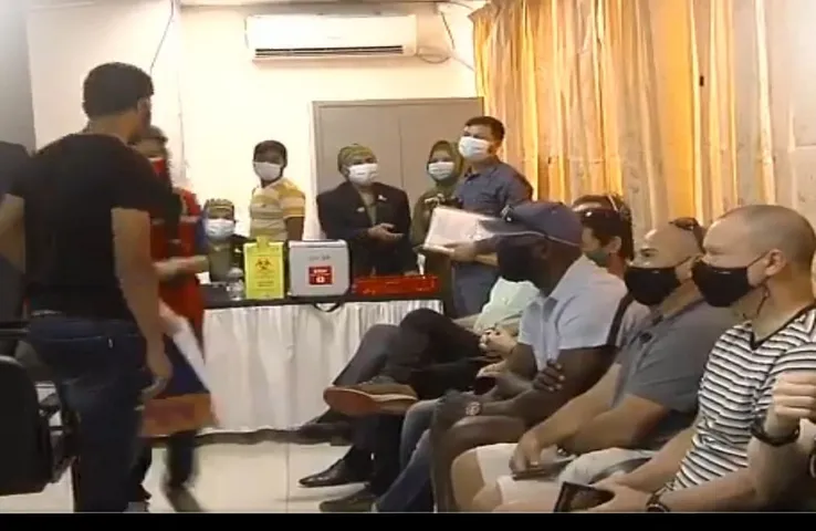 Corona Vaccination: वैक्सिनेशन कराने वाली दुनिया की सबसे पहली टीम बनी बांग्लादेश