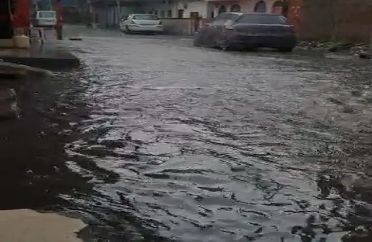 Bhopal Nariyal Kheda : सड़कें नाले में हुई तब्दील, घरों में पानी भरने से लोग हो रहे परेशान, वीडियो वायरल