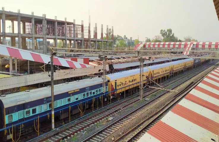 रेलवे का बड़ा फैसला, कल से बंद रहेगी लखनऊ-नई दिल्ली तेजस एक्सप्रेस ट्रेन