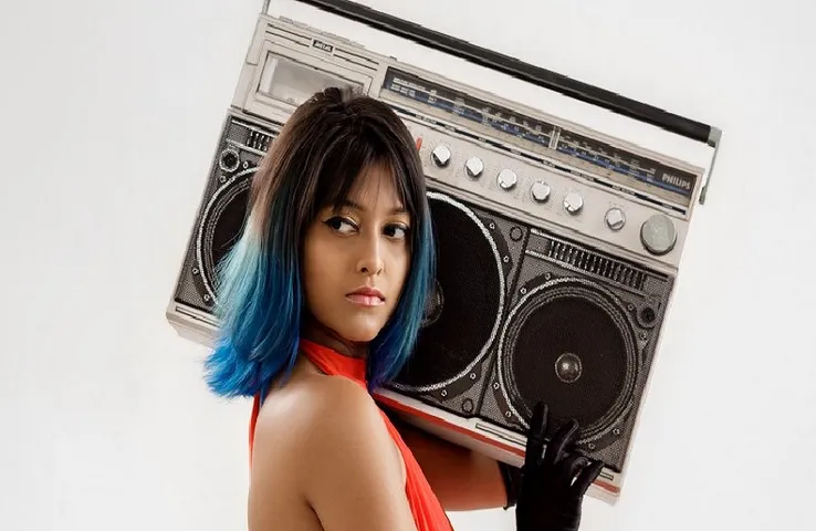 Manike Mage Hithe Viral Video: बचपन के प्यार के बाद श्रीलंकाई सिंगर योहानी ने मचाई धूम, लोगों की जुबां पर छाया 'मानिके मगे हिते' गाना...