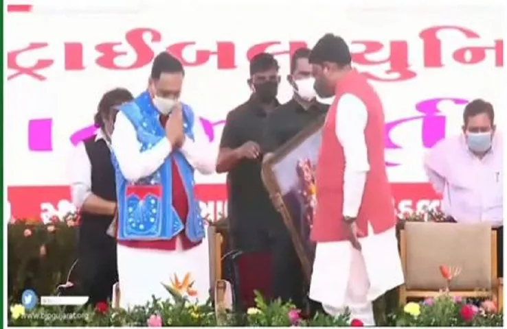 World Indigenous Day: गुजरातवासियों को सौगात, आदिवासी क्षेत्रों में खोले जाएंगे पांच नए मेडिकल कॉलेज