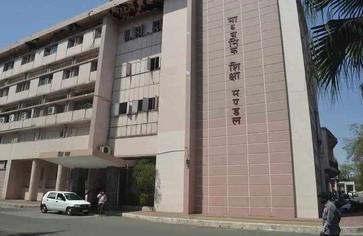 MP Board Exams 2021: आज हो सकता है बोर्ड परीक्षाओं को लेकर बड़ा फैसला, शिक्षा मंत्री लेंगे बैठक