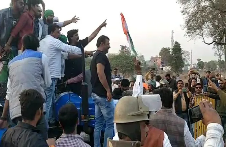 खत्म होने का नाम नही ले रहा कंगना रनौत का विरोध, टै्रक्टर रैली लेकर सारणी क्षेत्र में पहुंचे कांग्रेसी