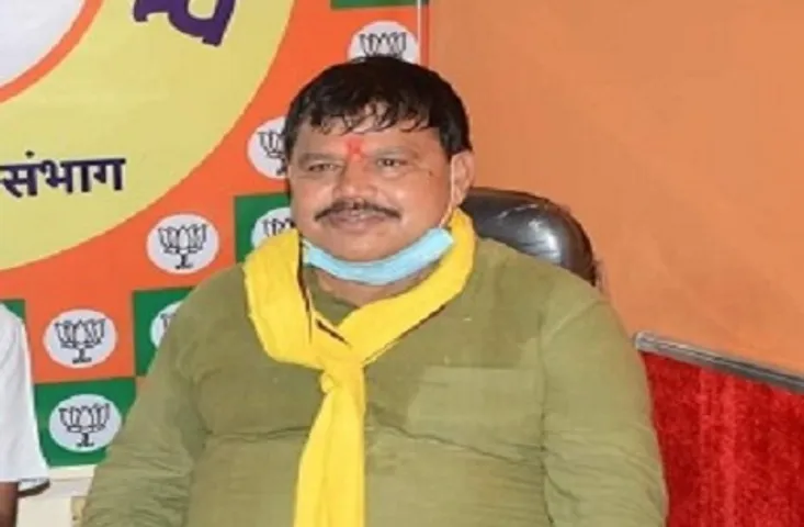 Minister Pradhuman Singh Tomar : ऊर्जा मंत्री के बंगले से अब रोज 90 बिजली उपभोक्ताओं से हो रही है बात, आप भी इस नंबर पर कर सकते हैं शिकायत