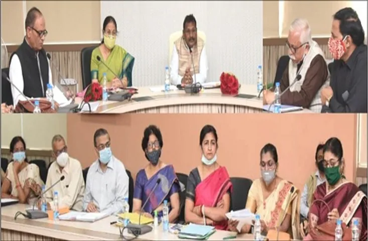 ऑनलाइन क्लास लेने में कोताही बरतने वाले कॉलेज के प्राचार्यों एवं सहायक प्राध्यापकों को नोटिस