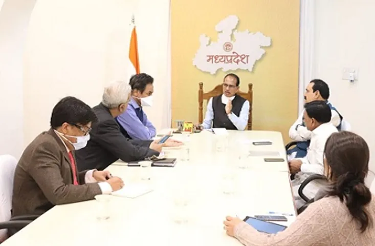 Morena: मुरैना जहरीली शराब कांड में 20 की मौत, CM शिवराज ने की बड़ी कार्रवाई, हटाए गए कलेक्टर-एसपी, SDOP भी सस्पेंड