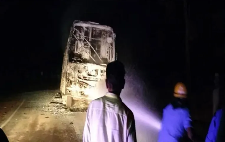 Chhattisgarh News: 17 स्कूली बच्चों से भरी बस में लगी आग, खेल आयोजन में शामिल होने जा रहे थे रायपुर