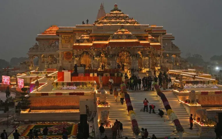 राम मंदिर के नियम में बदलाव: अब श्रद्धालु नहीं ले जा सकेंगे ये चीज; राम मंदिर ट्रस्ट ने लगाया प्रतिबंध