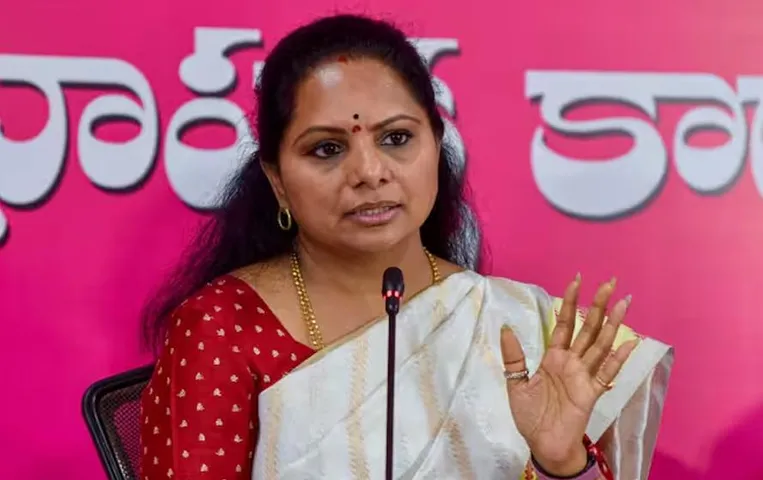 Telangana Assembly Election 2023: रोड शो के दौरान बेहोश हुई BRS एमएलसी के कविता, सामने आया वीडियो