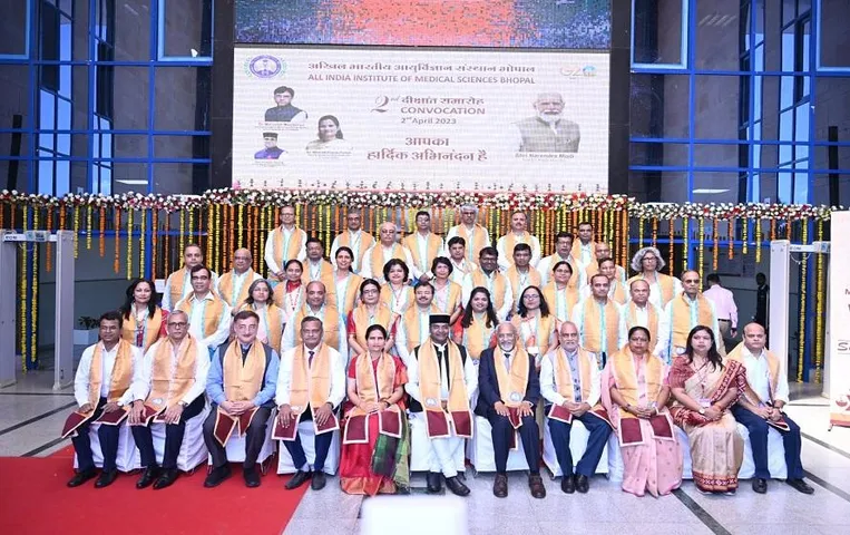 Bhopal AIIMS : एम्स में मनाया जा रहा द्वितीय दीक्षांत समारोह, मंत्रियों ने दी बधाई