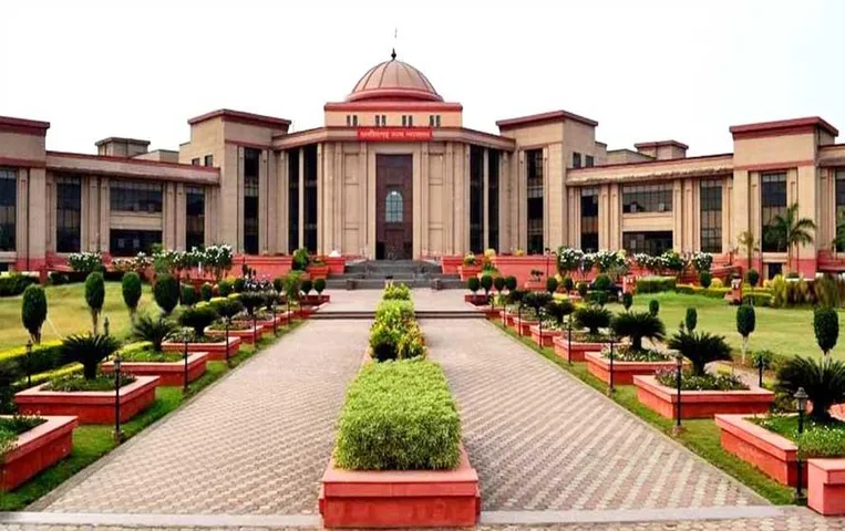 अवैध उत्खनन को लेकर बिलासपुर हाईकोर्ट सख्त: राज्य सरकार से मांगा जवाब, अरपा नदी मामले पर हुई सुनवाई