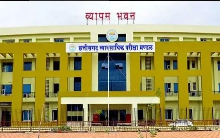 CG Jobs: छत्‍तीसगढ़ में आचार संहिता लगने से भर्तियां अटकी, युवाओं को नई सरकार का इंतज़ार