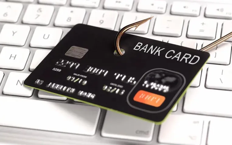 Chattisgarh News: सरगुजा पुलिस को मिली बड़ी सफलता, क्रेडिट कार्ड के नाम पर ठगने वाला आरोपी गिरफ्तार