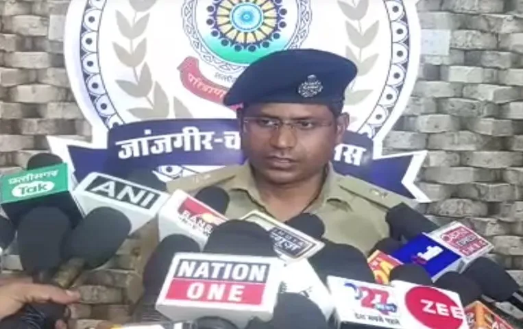 CG News: व्यवसाय के लिए लोन दिलाने का झांसा देकर लिए 1.30 लाख रुपये, फिर पकड़ा दिए फर्जी दस्तावेज