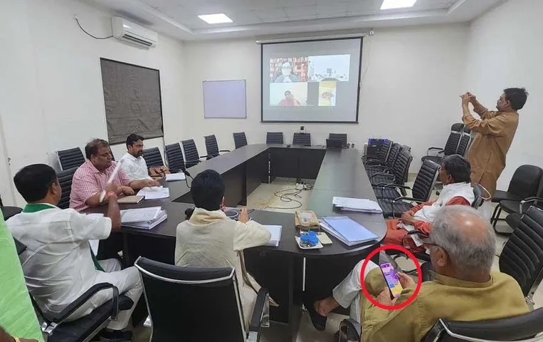 CG News: कैंडी क्रश खेलते सीएम बघेल की तस्वीर वायरल, CM बोले- कैंडी क्रश भी मेरा फेवरेट, बीजेपी ने दी प्रतिक्रिया