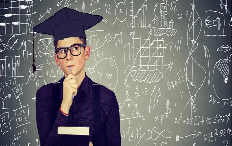 Career Tips: हायर एजुकेशन के बाद खुलेंगे सफल करियर के दरवाज़े, समझदारी से चुने एक प्रोफेशनल फील्ड